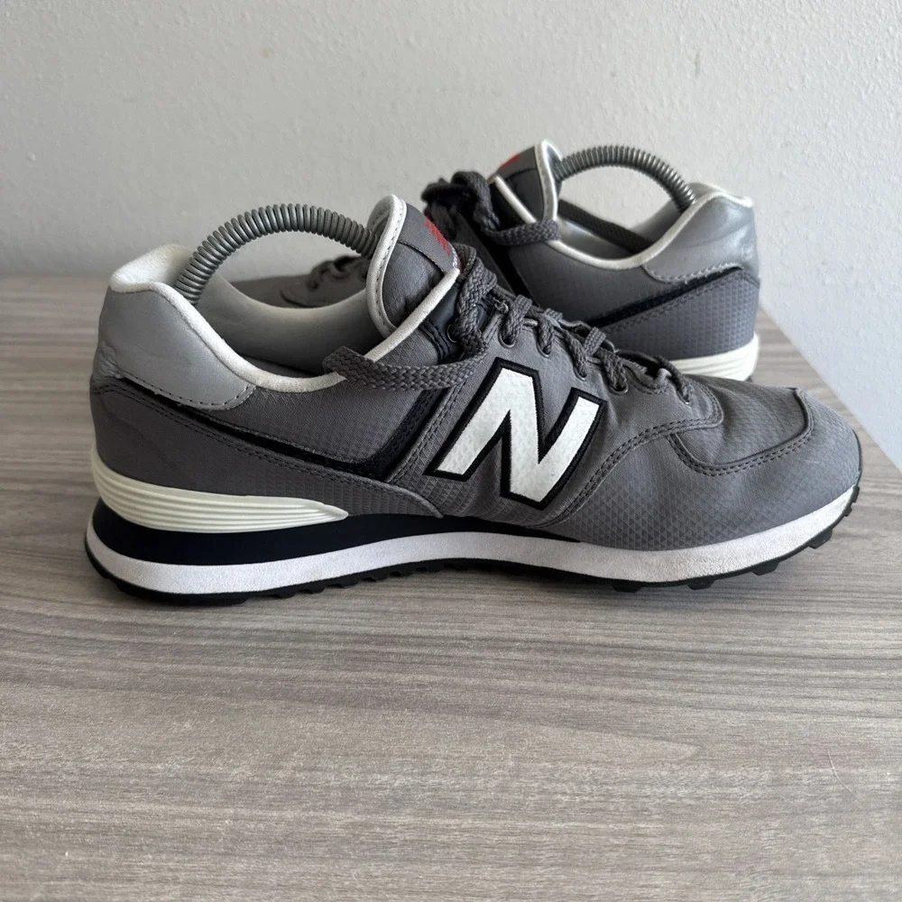 New Balance 574 Men's Sz 9 Grey Athletic Lace Up Shoes Sneakers Castlerock